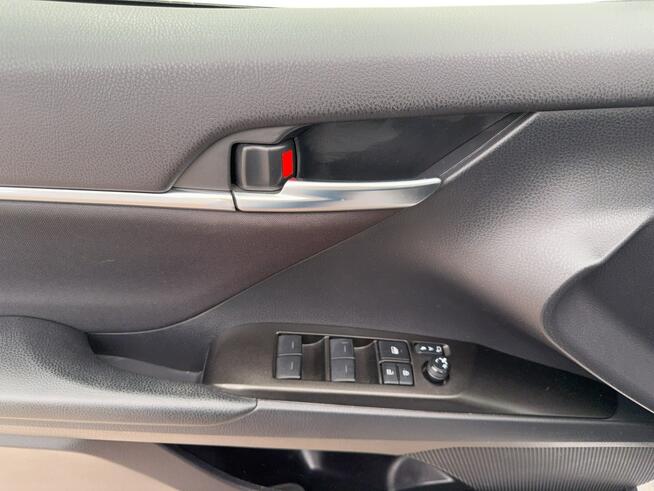 Toyota Camry 2.5 Hybrid Comfort CVT Sedan