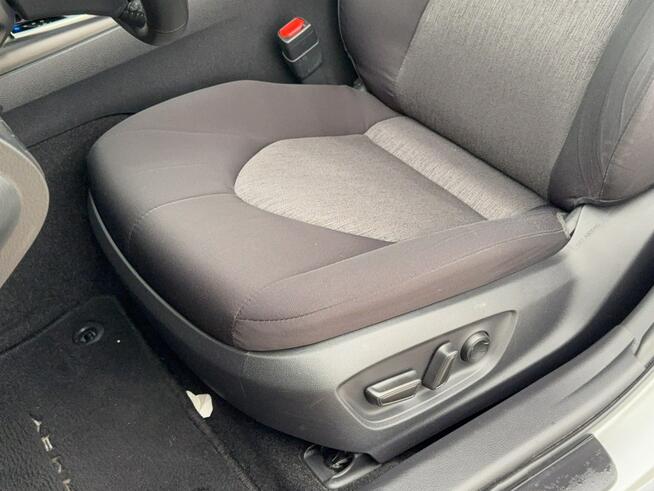 Toyota Camry 2.5 Hybrid Comfort CVT Sedan