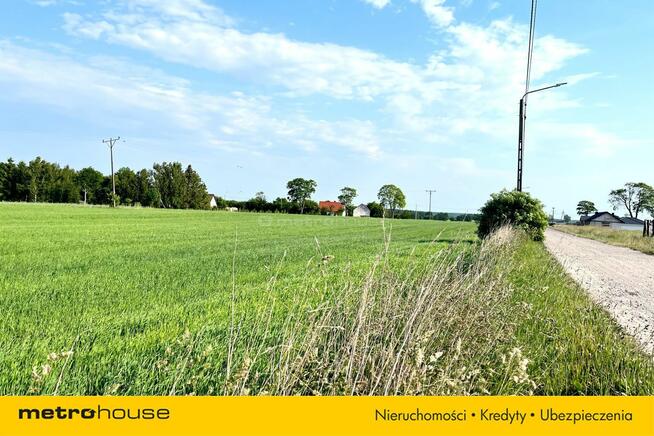 Działka budowlana 13 km od morza koło Kołobrzegu.