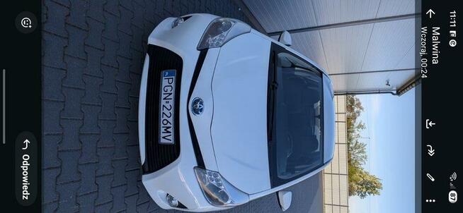 Toyota yaris 3 2012