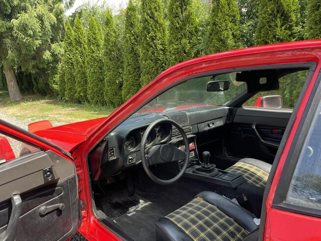 PORSCHE 924