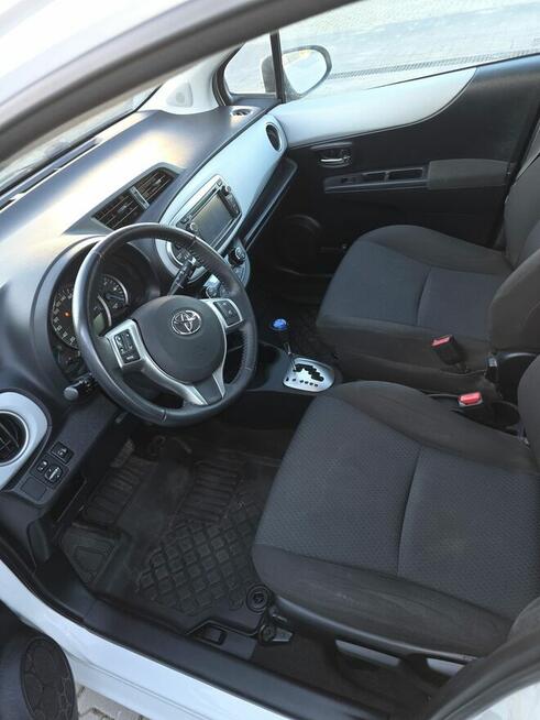 Toyota yaris 3 2012