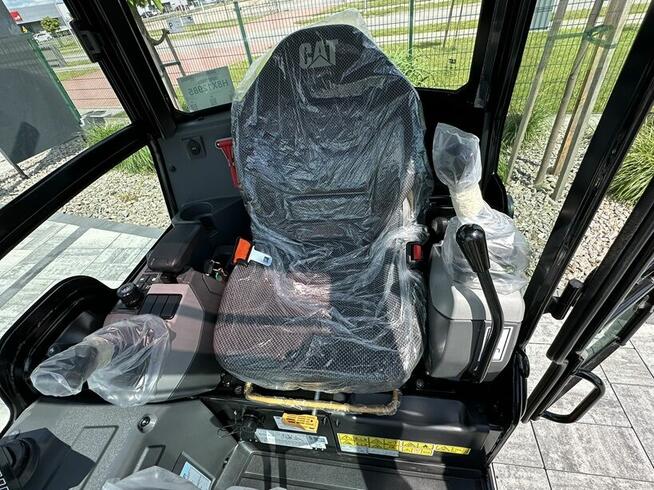 FABRYCZNIE NOWY CATERPILLAR 301.8