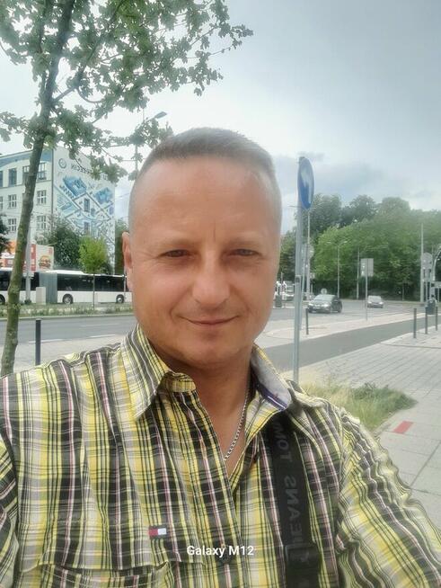 ,,SZUKAM DODAKOWEJ PRACY-ZŁOTA RĄCZKA