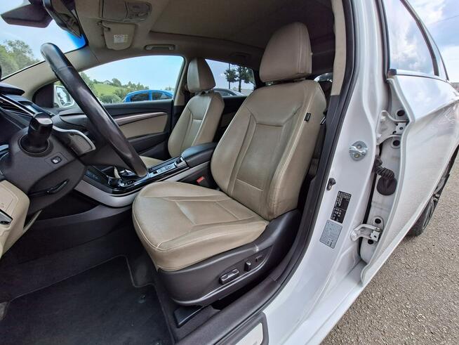 Hyundai i40 Klimatronic 2-stref, Went. i podgrz. fotele, Navi, Przyciemniane szyby