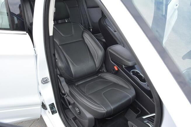Ford Kuga Individual 4WD Skóry Panorama Radar Ledy Navi Tablet Kamera El.klapa