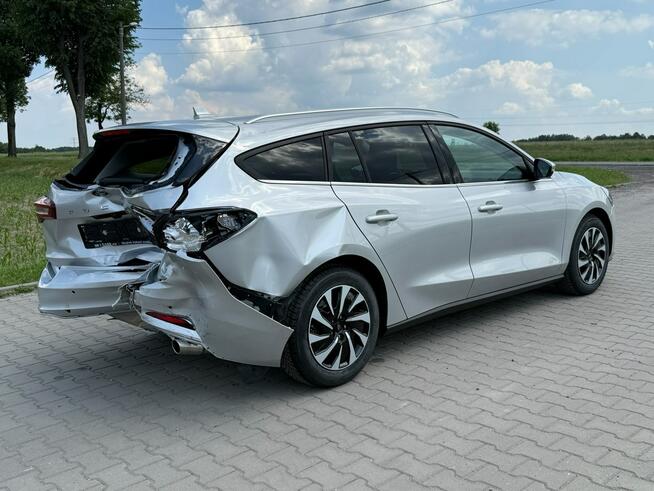 Ford Focus Titanium*Lift*Automat*Led*Kamera*GrzaneFotele*Navi*NiskiPrzebieg*FV23%