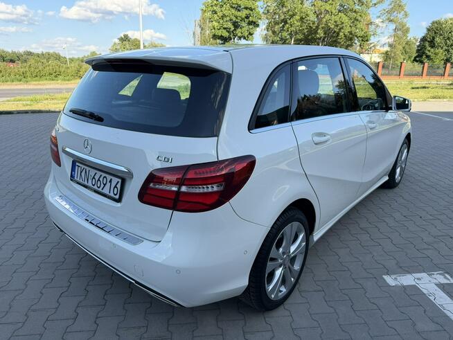Mercedes B 180 B180CDI Urban Lift Full Led Navi Skóra PDC Chromy Piękny Oryginał EU6