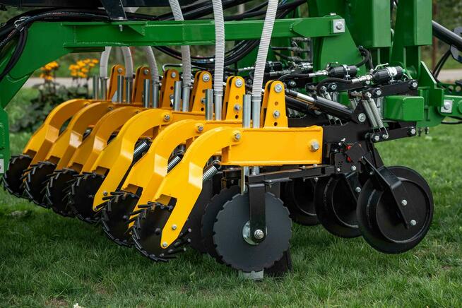 Agregat Strip-Till uprawa pasowa