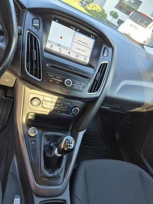 Ford Focus 1.5tdci navi bezwypadkowy alufegi pdc
