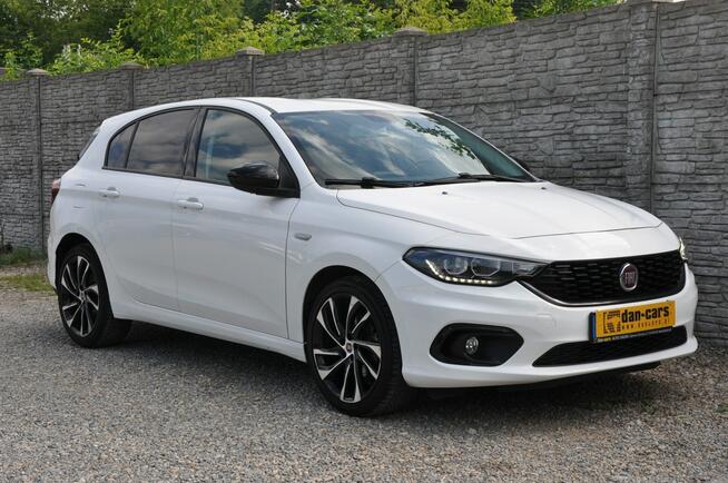 Fiat Tipo 1.4 120KM T-Jet hatchback LED Navi Kamera Czujniki