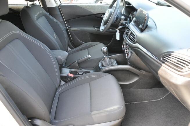 Fiat Tipo 1.4 120KM T-Jet hatchback LED Navi Kamera Czujniki
