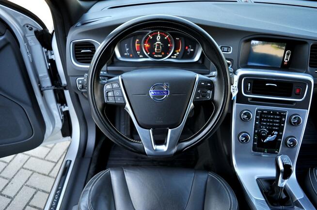 Volvo S60 LiFT 2,0 D3 150Km Bi Xenon Ledy Skóra Digital Navi Kamera Full Opcja