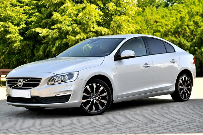 Volvo S60 LiFT 2,0 D3 150Km Bi Xenon Ledy Skóra Digital Navi Kamera Full Opcja
