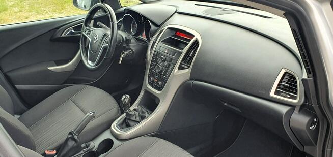 Opel Astra Oryginalny lakier/6 biegów/Światła jazdy dziennej/Alufelgi/Tempomat