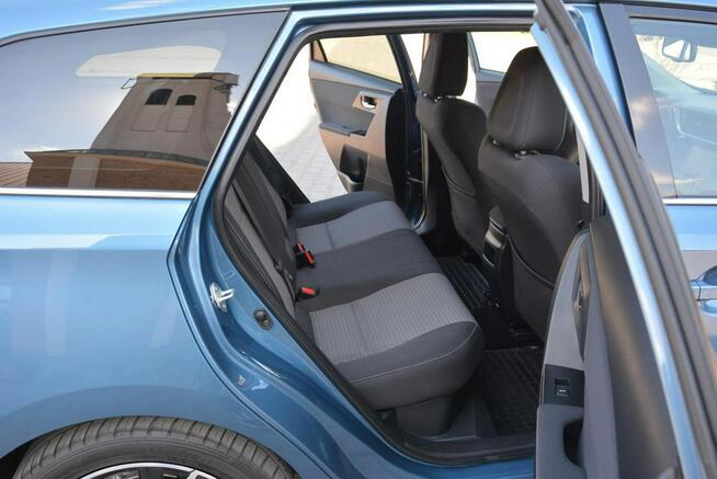 Hybryda Lift Premium Ledy Navi Kamera Keyless Go Aso Toyota Nowe Opony
