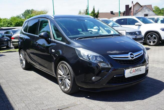 Opel Zafira 7 osobowy, zarejestrowany, ubezpieczony, I rej. 11 grudzień 2015 r.
