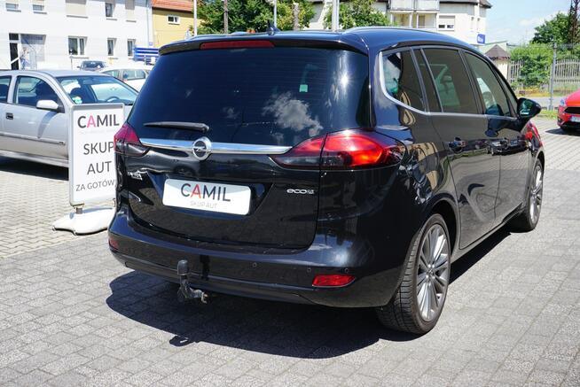 Opel Zafira 7 osobowy, zarejestrowany, ubezpieczony, I rej. 11 grudzień 2015 r.