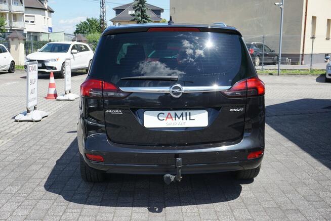 Opel Zafira 7 osobowy, zarejestrowany, ubezpieczony, I rej. 11 grudzień 2015 r.
