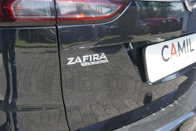 Opel Zafira 7 osobowy, zarejestrowany, ubezpieczony, I rej. 11 grudzień 2015 r.