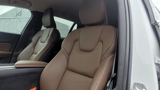 Volvo V60 D4 4x4/inscription/harman/hak/kam360/LED/webasto/ACC/Blis