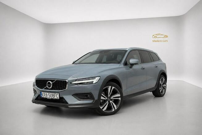 Volvo V60 FV23% B5 AWD B/Kam360/Panorama/Hak/Led Matrix/ACC/4 stref/ASO