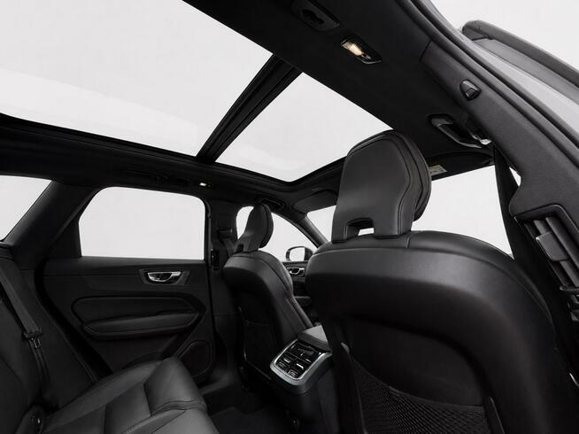 Volvo XC 60 FV23%/B5 Plus dark/PodwFourC/Kam360/Panorama/ACC/BLIS/ASO