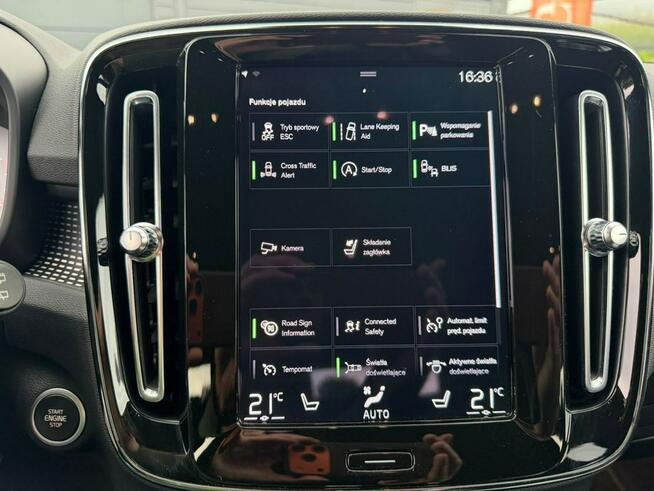 Volvo XC 40 B4 AWD/Europa/Kam360/Harman/Matrix/Bezwypadkowy/Serwis