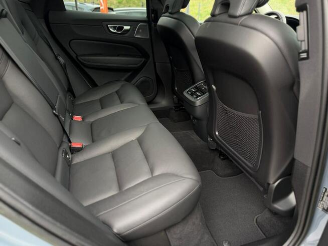 Volvo XC 60 FV23%/B5 AWD/Bowers/FourC/Kam360/Panorama/Hak/ACC/BLIS/ASO
