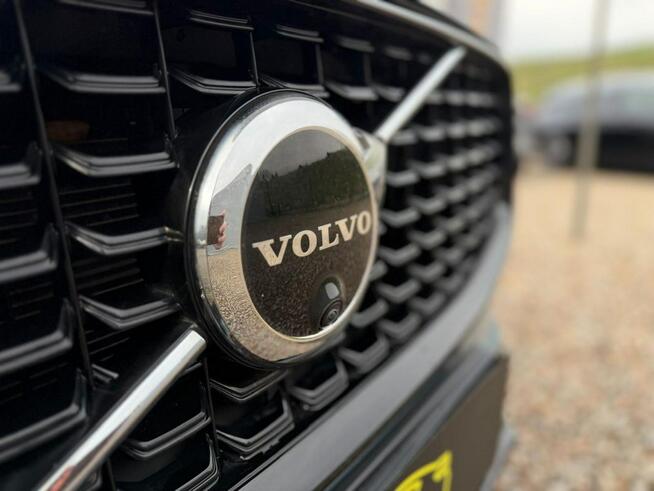 Volvo XC 60 FV23%/B5 AWD/Bowers/FourC/Kam360/Panorama/Hak/ACC/BLIS/ASO