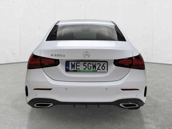 MERCEDES-BENZ E 220d