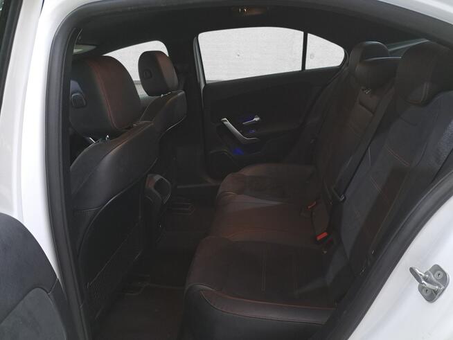 MERCEDES-BENZ E 220d