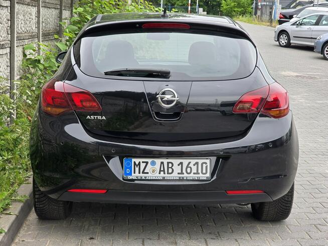 Opel Astra 1.6 COSMO. AUTOMAT. BENZYNA. FuLL Opcja. Przebieg: 77.440. JEDYNY TAKI