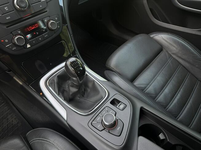 Opel Insignia 2.0 Turbo 220KM | Skóry | Bi-Ksenon | Manual |