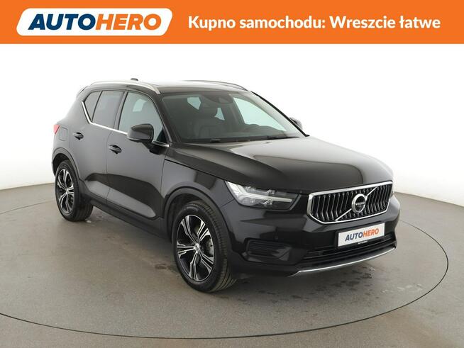 Volvo XC 40 PHEV automat full LED skóra panorama navi hak grzane fotele kamera 360