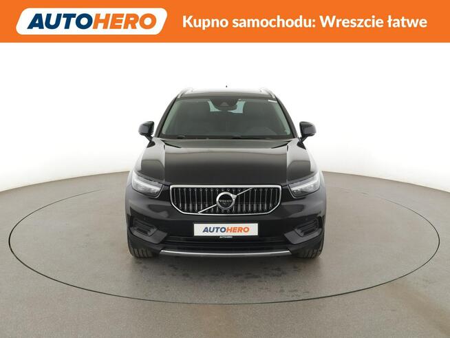 Volvo XC 40 PHEV automat full LED skóra panorama navi hak grzane fotele kamera 360