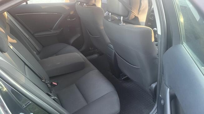 Sprzedam toyota avensis t 27