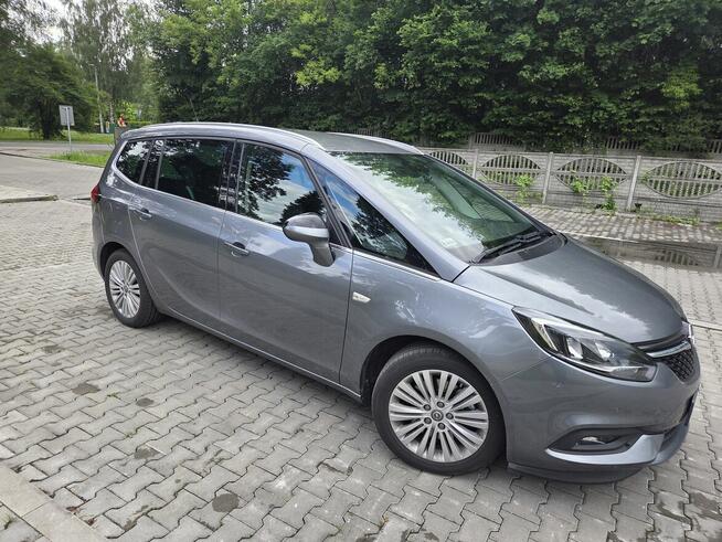 Rodzinny- 7 osobowy Opel zafira C