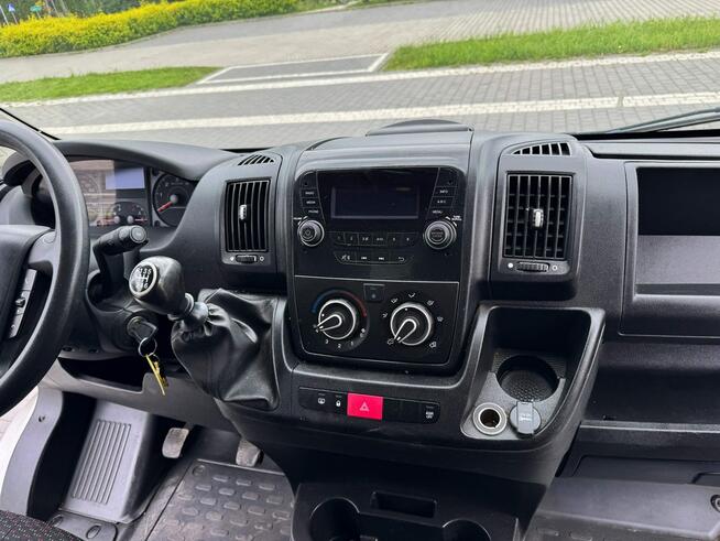 Peugeot Boxer 2,2 D 165KM Klima Tempomat Kontener 4,2m ładowność 1200KG