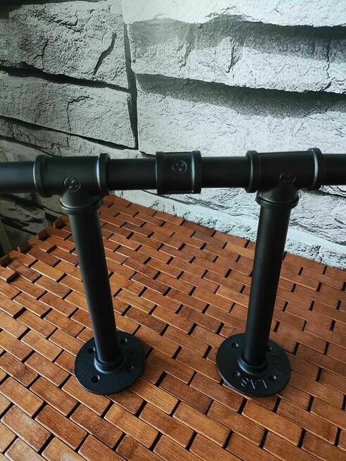 Wieszak Czarny ścienny na ścianę metalowy Uchwyt Loft Rura
