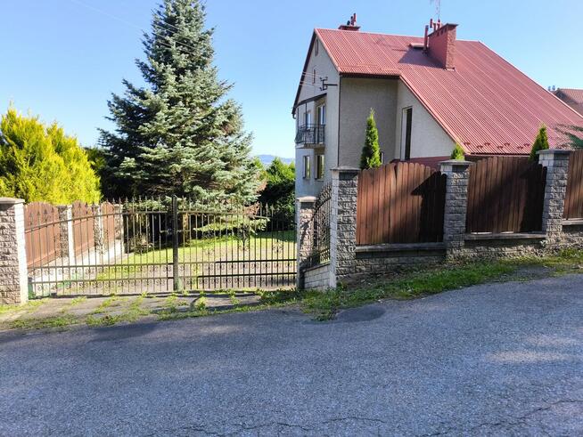 Dom pod lasem z widokiem na Nowy Sącz