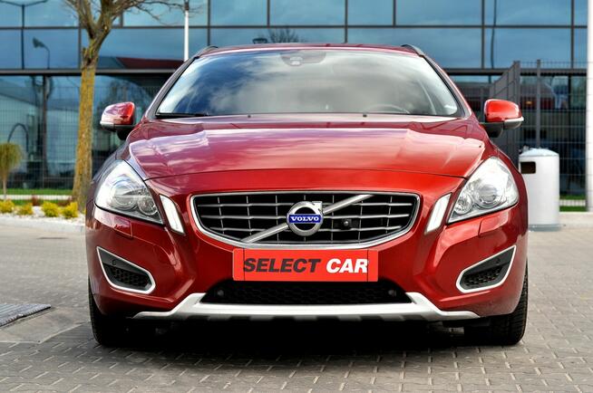 Volvo V60 T4 Benzyna 180Km Xenon Ledy Skóra Navi Blisy Kamera Full Opcja