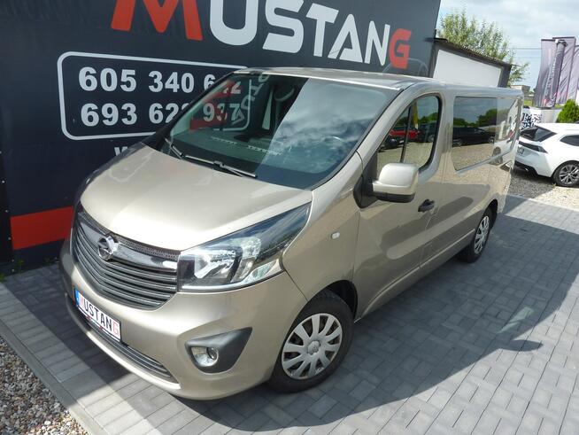 Opel Vivaro 1.6DCI BRYGADÓWKA*DOKA*6 Osób*Navi*Klimatyzacja*PDC*Hak*Niski Przebieg