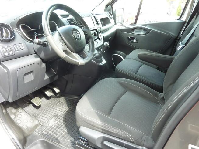 Opel Vivaro 1.6DCI BRYGADÓWKA*DOKA*6 Osób*Navi*Klimatyzacja*PDC*Hak*Niski Przebieg