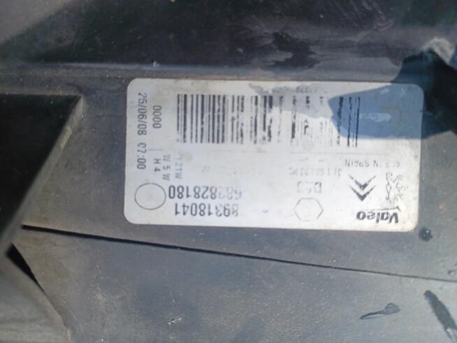 Lampy przednie Citroën Berlingo II lub Peugeot Partner II.