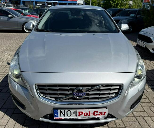Volvo S60 modek 2011,automat,hak, opony wielosezonowe