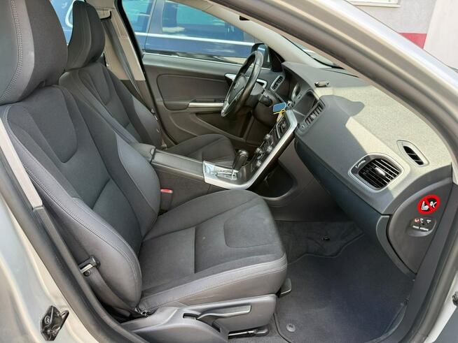 Volvo S60 modek 2011,automat,hak, opony wielosezonowe