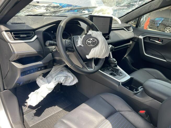 Toyota RAV-4 Hybryda Automat Podgrzewanie Aktywny tempomat Klimatronik