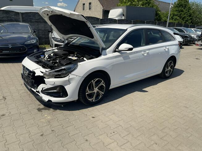Hyundai i30 1.5l LED HAK Kamera Podgrzewanie Klimatronik