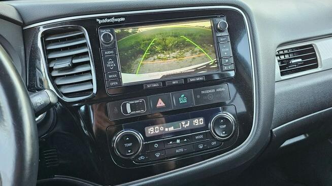 Mitsubishi Outlander ELEKTYK + Benzyna Napęd 4×4 skóra kamera cofania